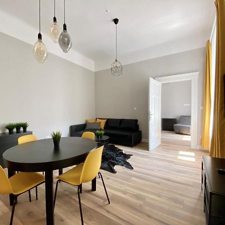 Standard Apartment By Hi5 - 2 Bedroom Suite In The Center Budapešť Exteriér fotografie